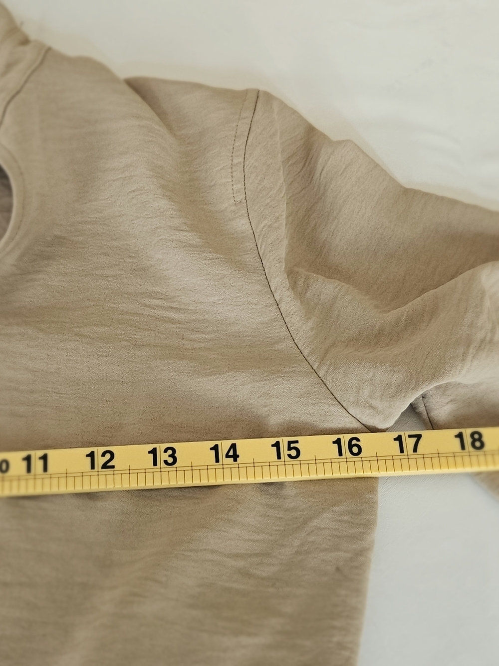 NWT Calvin Klein Beige Long Sleeve Cropped Button Front Top Blouse XS - Picture 10 of 16